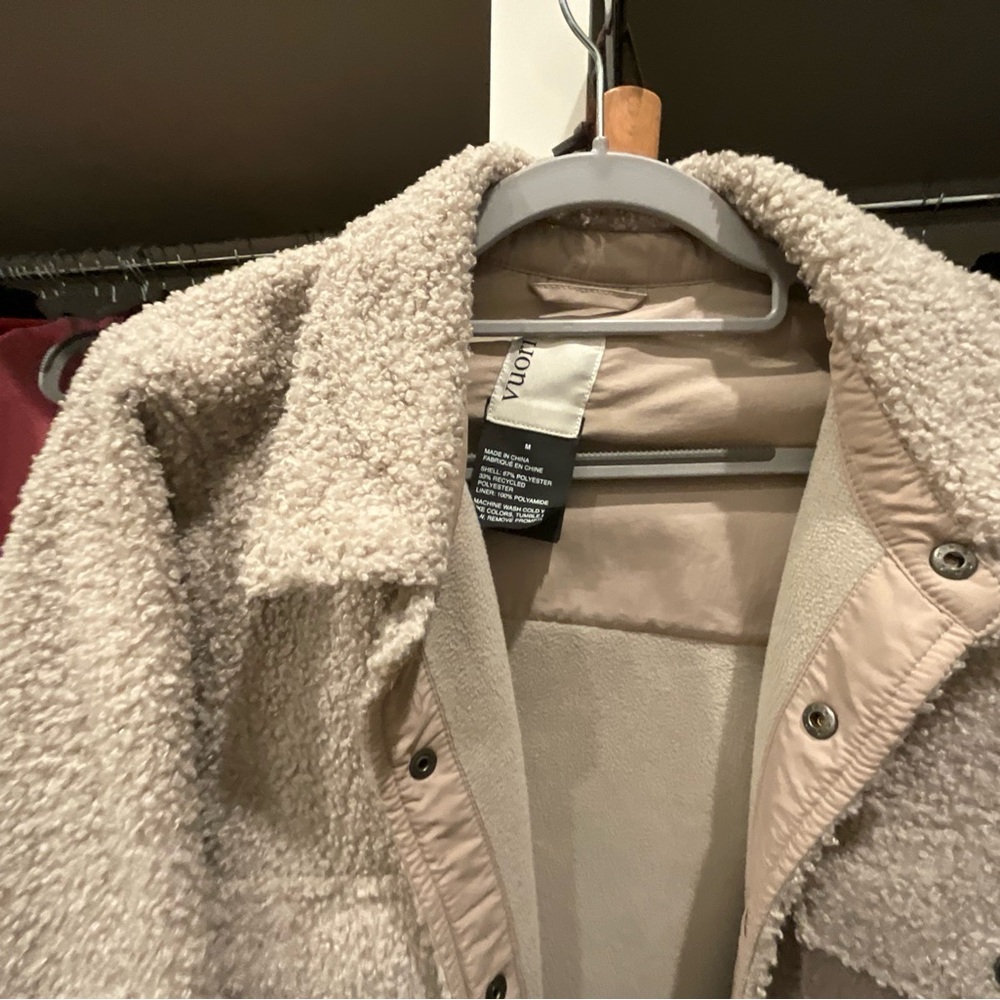 Vuori Women's Cream Sherpa Jacket